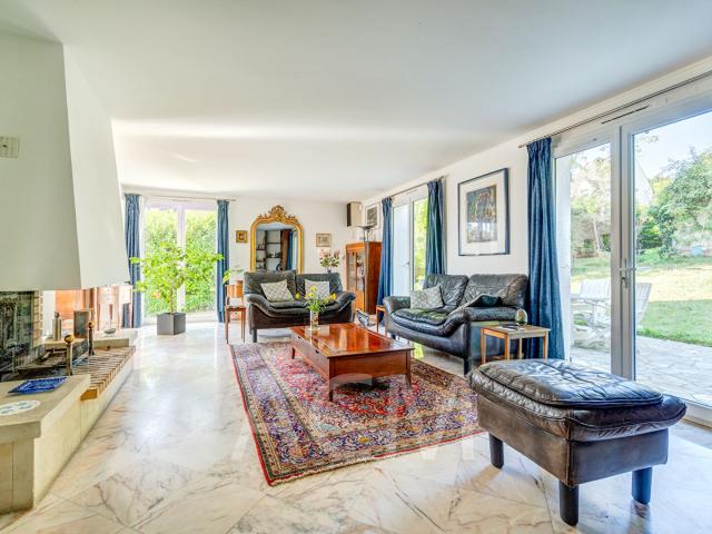 Maison vente à Le Mesnil-le-roi