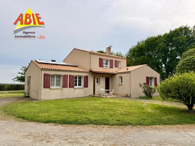 Maison vente à Fontenay-le-Comte, Petosse