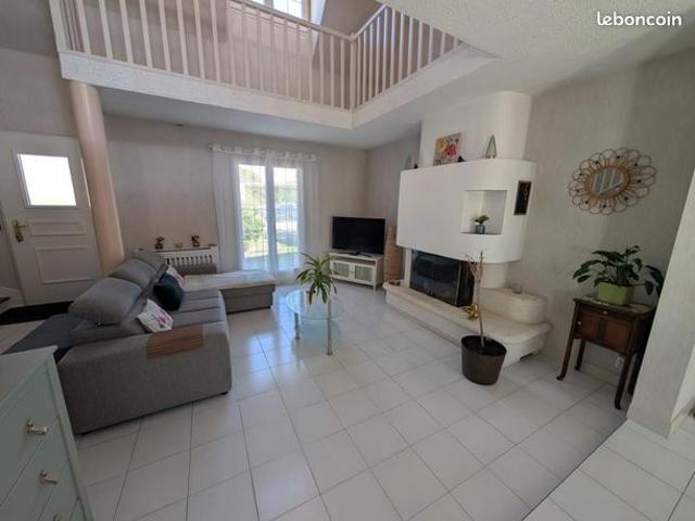 Maison vente à Corbeil-Essonnes, Essonne