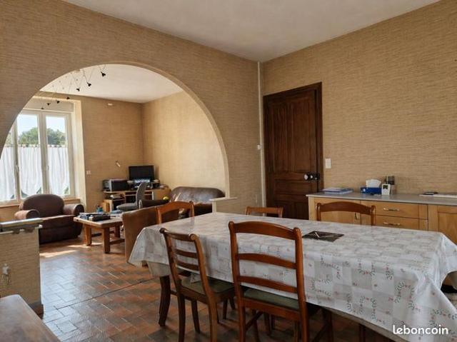 Maison vente à Guingamp, Bretagne