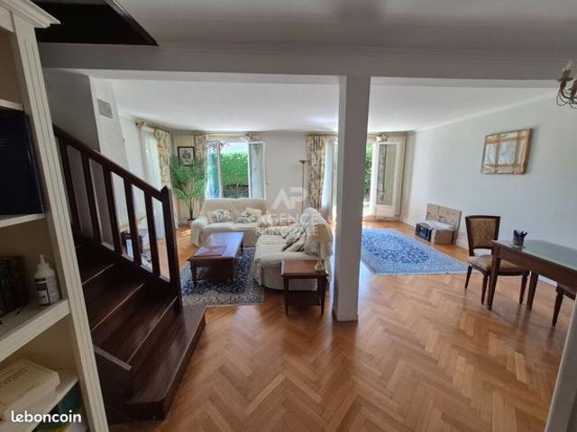 Maison vente à Saint-Germain-en-Laye, Saint-germain-en-laye