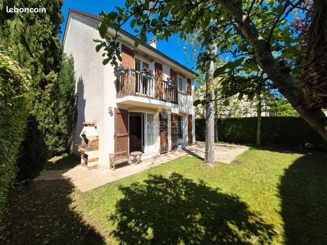 Maison vente à Saint-Germain-en-Laye, Saint-germain-en-laye