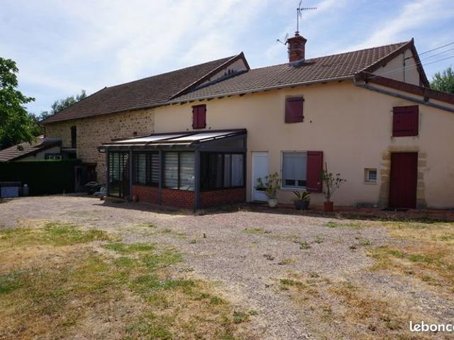 Maison vente à Saint-Christophe-en-Brionnais, Saône-et-Loire