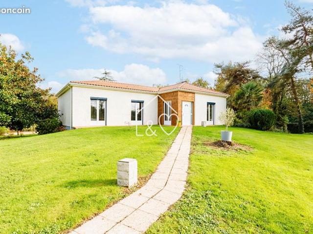 Maison vente à La Roche-sur-Yon, France