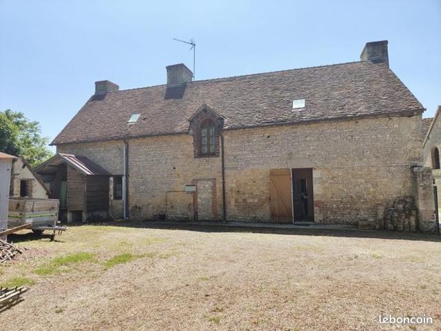 Maison vente à Alençon, Essay