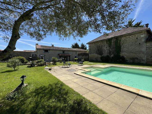 Maison vente à Confolens, Villefagnan