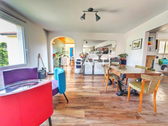 Maison vente à Montbrison, Unias