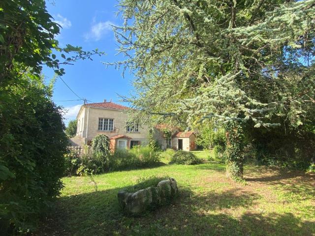 Maison vente à Blaye, Mazion