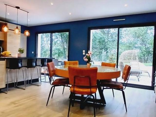 Maison vente à Versailles, Plaisir