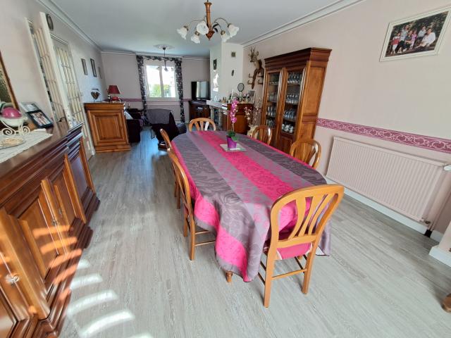 Maison vente à Château-Gontier, Azé