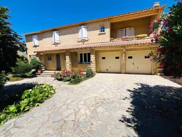 Maison vente à Nîmes, Les Angles