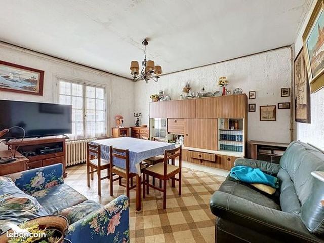 Maison vente à Aubusson, Charron
