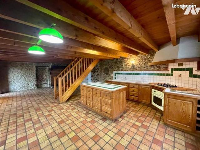 Maison vente à Tournon-sur-Rhône, Étables