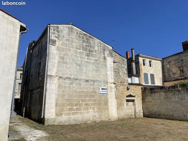 Maison vente à Saint-Jean-d'Angély, Saint-savinien
