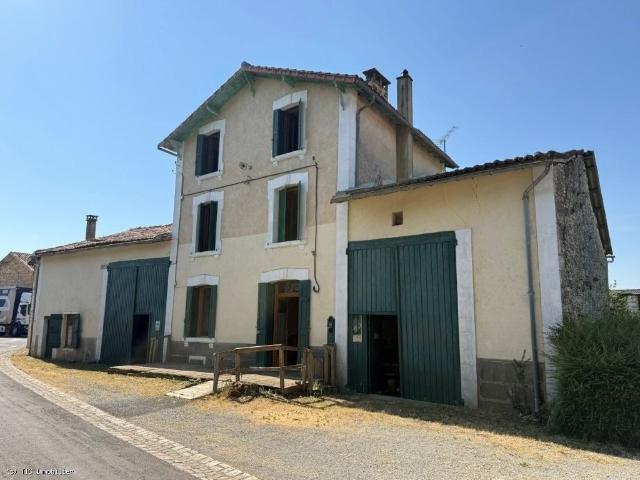 Maison vente à Confolens, Nouvelle-Aquitaine
