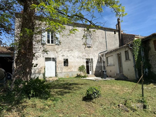 Maison vente à Fontenay-le-Comte, Oulmes