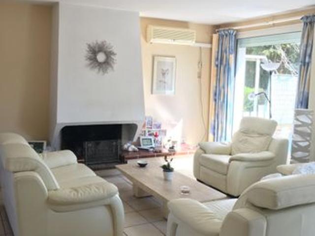Maison vente à Versailles, Plaisir