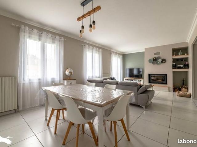 Maison vente à Périgueux, Escoire