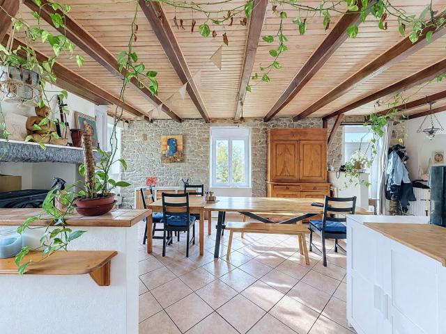 Maison vente à Le Remoulin, Nostang