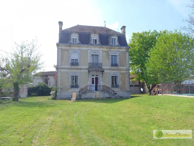 Maison vente à Confolens, Aigre