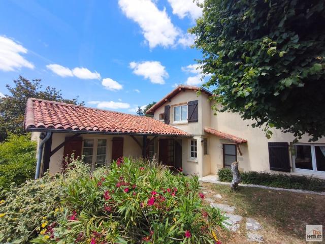 Maison vente à Confolens, Condac