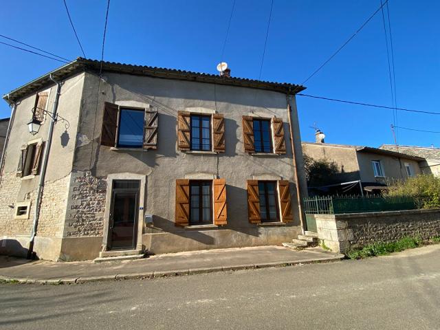 Maison vente à Mâcon, Uchizy
