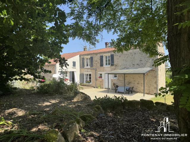 Maison vente à Fontenay-le-Comte, Saint-cyr-des-gâts