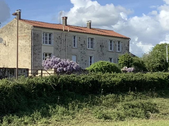 Maison vente à Fontenay-le-Comte, Saint-cyr-des-gâts