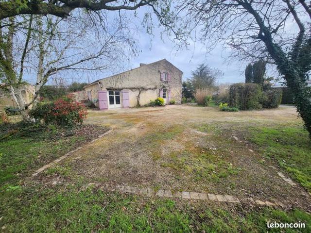 Maison vente à Fontenay-le-Comte, Sainte-gemme-la-plaine
