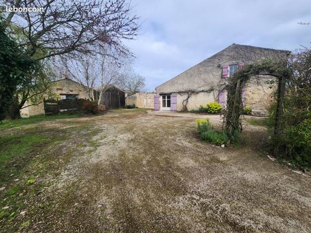 Maison vente à Fontenay-le-Comte, Sainte-gemme-la-plaine