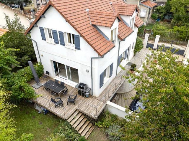 Maison vente à Le Mesnil-le-roi