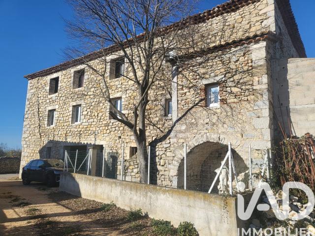 Maison vente à Nîmes, Bouquet