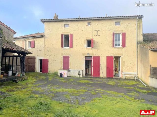 Maison vente à Fontenay-le-Comte, Saint-hilaire-de-voust
