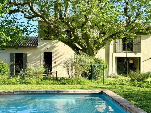 Maison vente à Arles, La Salle Les Alpes