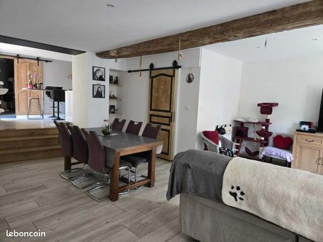 Maison vente à Bressuire, Saint-amand-sur-sèvre