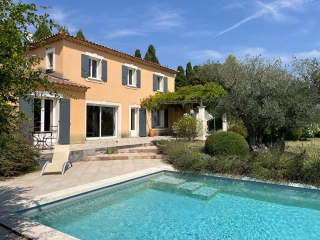 Maison vente à Arles, Maillane