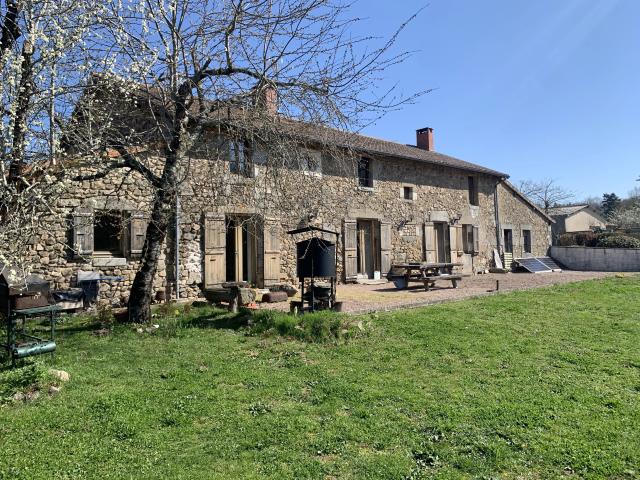 Maison vente à Savignac-de-Nontron, Dordogne
