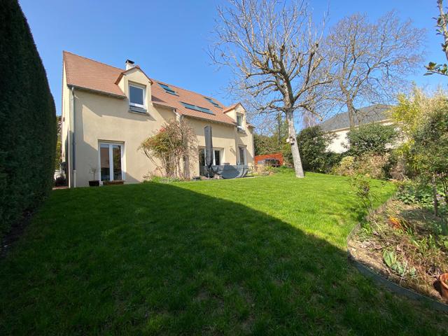 Maison location à Saint-Germain-en-Laye, Le Mesnil-le-roi