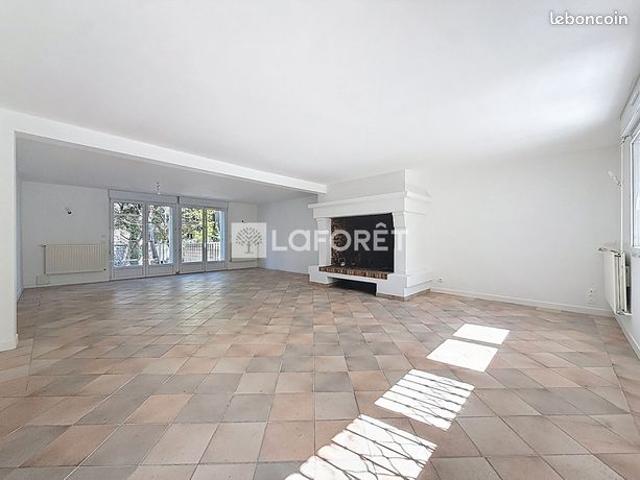 Maison vente à Dreux, Montreuil