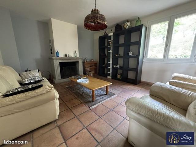 Maison vente à Mauriac, Ydes
