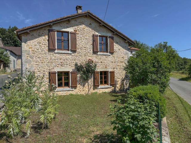 Maison vente à Nontron, Saint-front-la-rivière