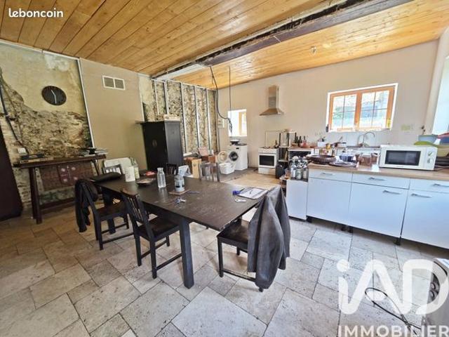 Maison vente à Fontenay-le-Comte, Montournais