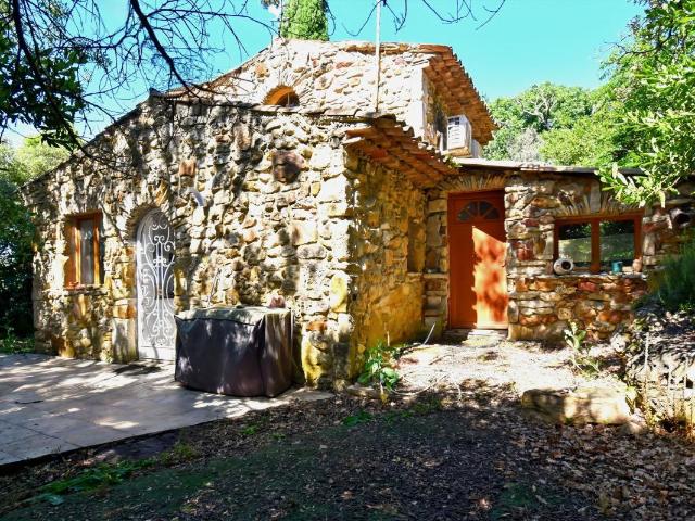 Maison vente à Nîmes, Pougnadoresse