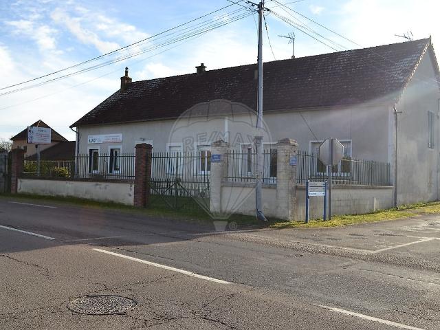Maison vente à Château-Chinon (Ville), Fours
