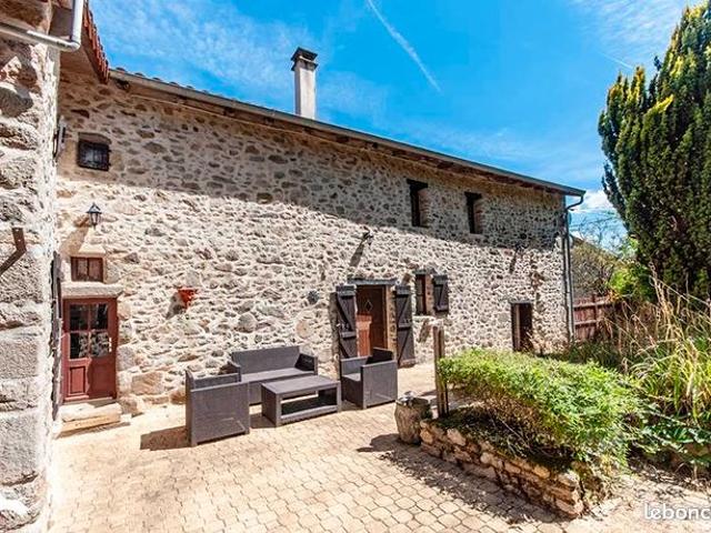 Maison vente à Nontron, Champniers-et-reilhac