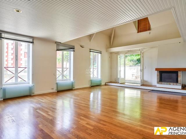 Maison vente à Le Mesnil-le-roi, Carrières-sous-Bois