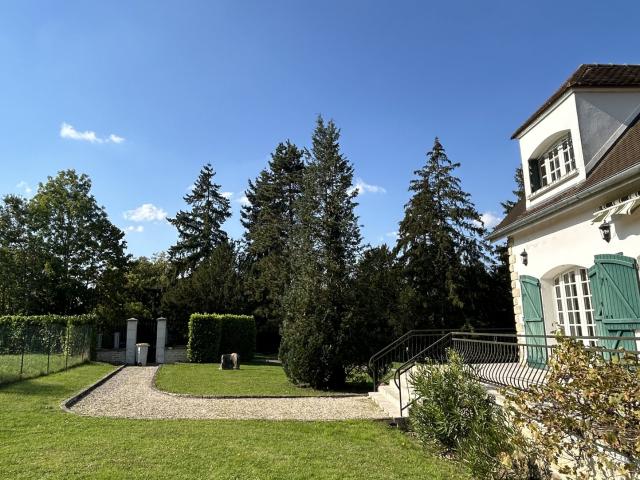 Maison location à Saint-Germain-en-Laye, L'etang-la-ville