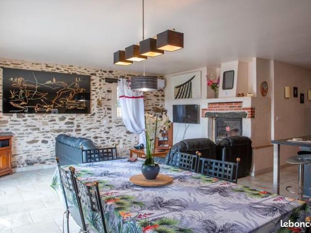Maison vente à Nontron, Sarlande