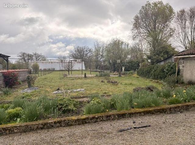 Maison vente à Bressuire, Largeasse