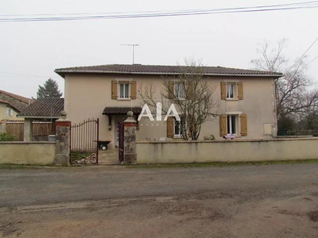 Maison vente à Confolens, Les Adjots